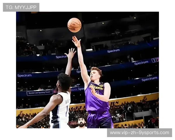 八村塁关键篮板，湖人内线稳固